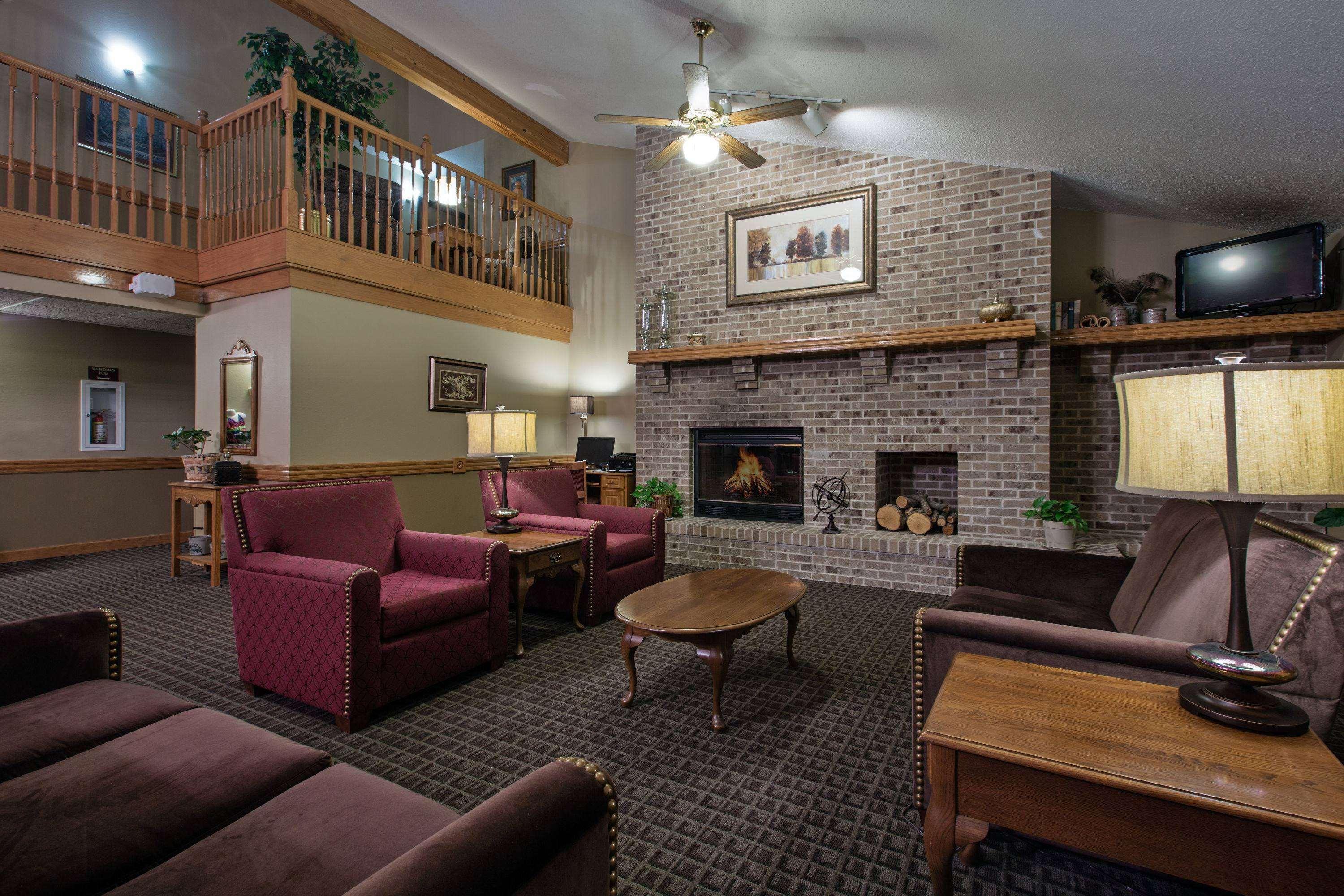 Americinn By Wyndham Grundy Center Εξωτερικό φωτογραφία